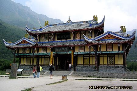 黃龍徒步上去要多久 黃龍寺與黃龍溪的距離有多遠